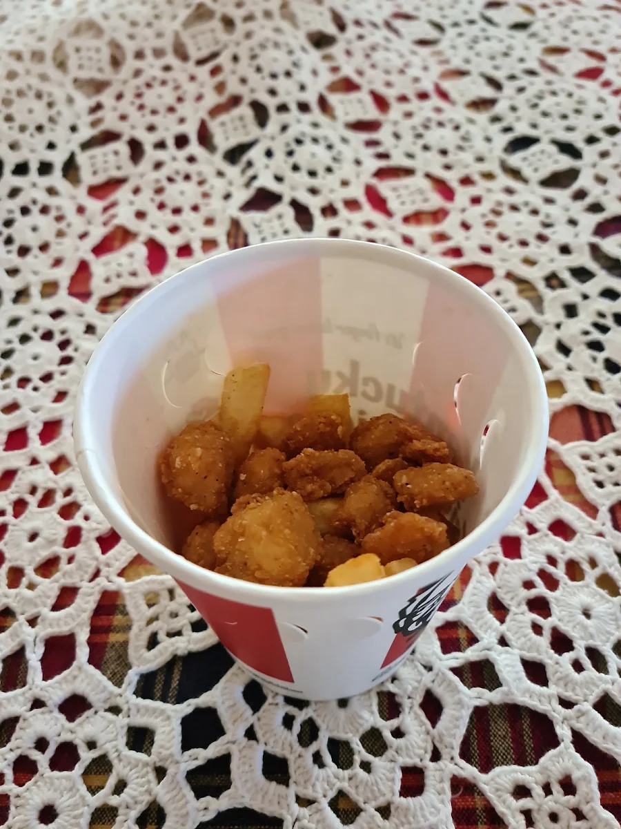 Popcorn Chicken Go Bucket, KFC Haynes
