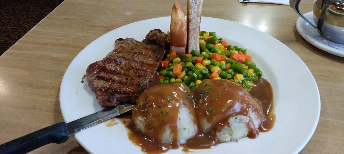 Steak with Healthy Sides, Smitty's Family Restaurant