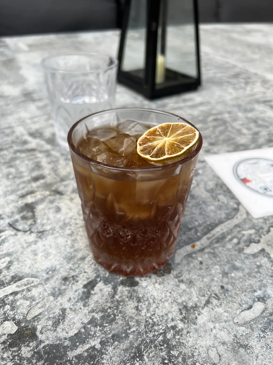 Long Island Iced Tea, Parles-en pas trop