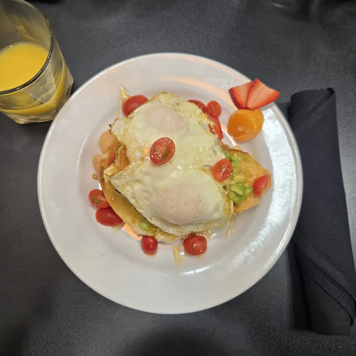 Avocado Toast w Egg