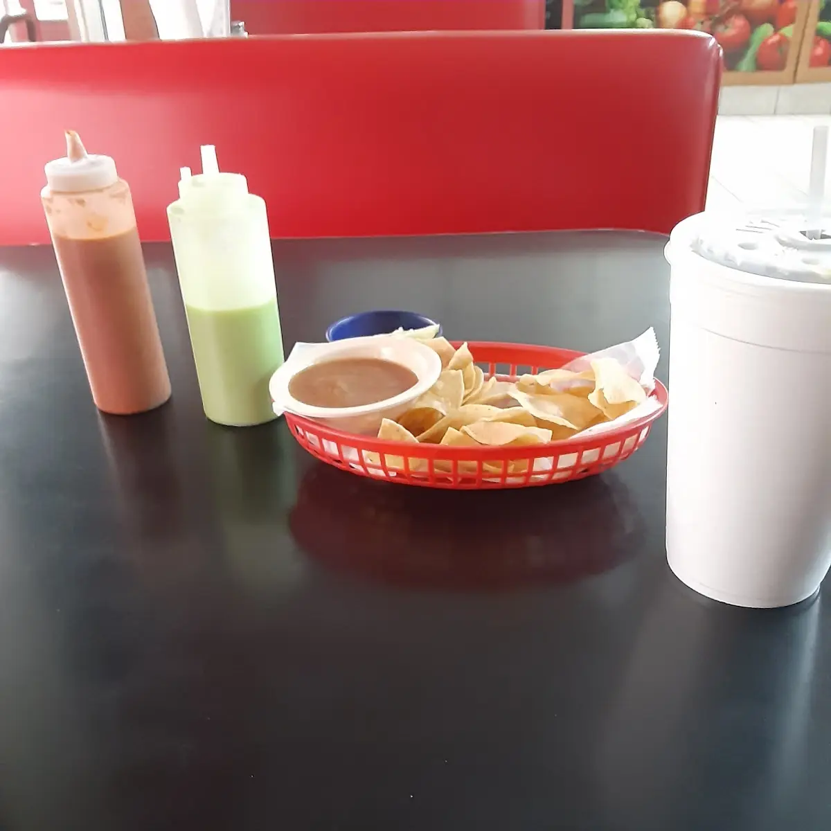 Chips & Salsa Roja