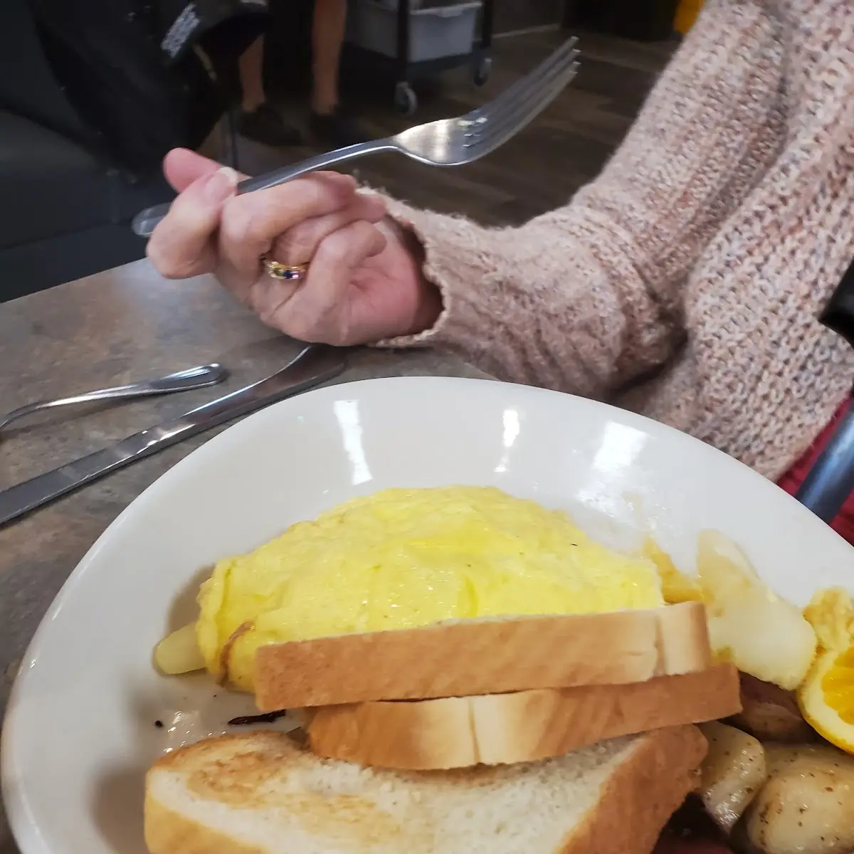Apple and Cheddar Cheese Omelette