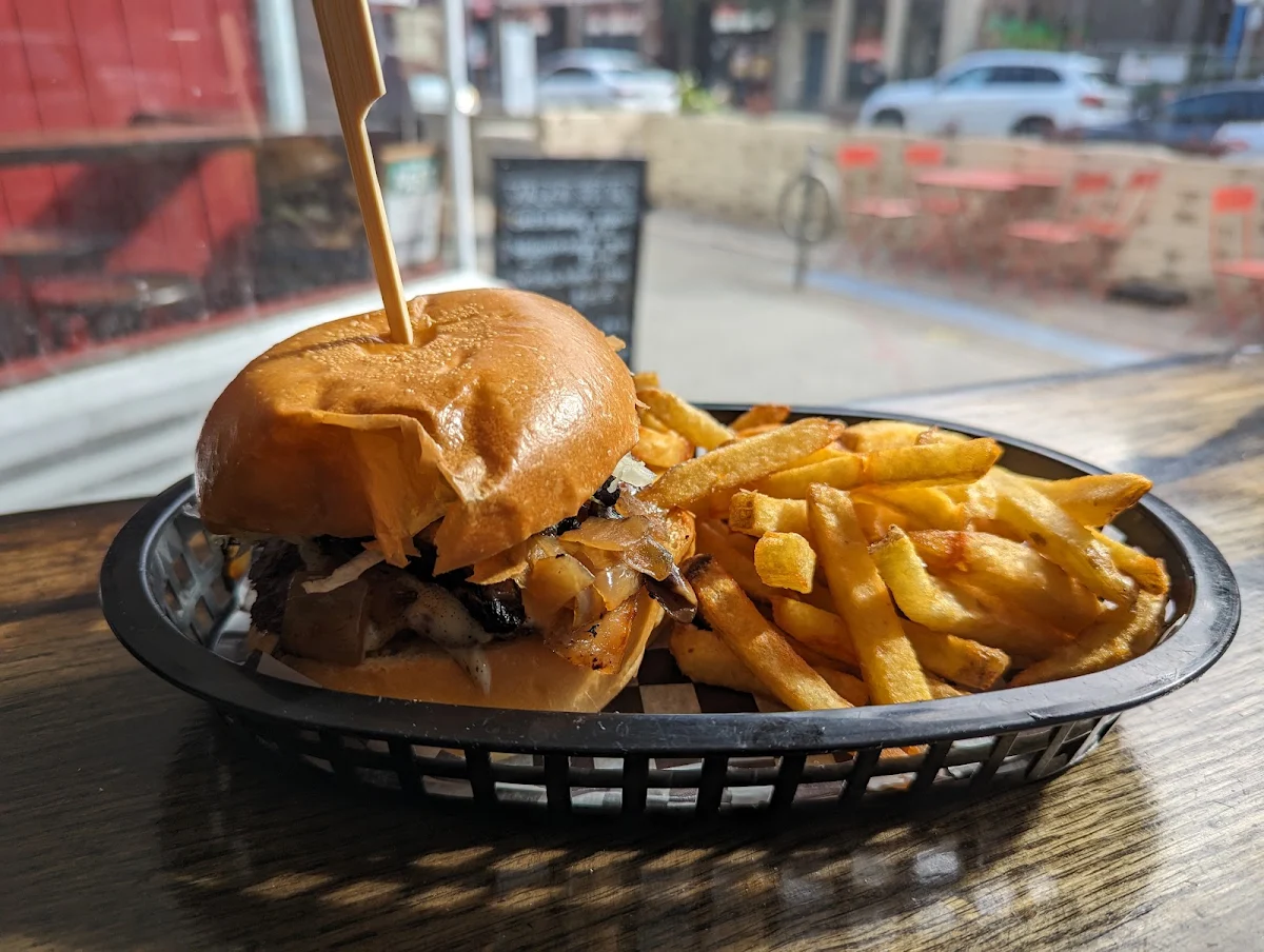 Queen Burger, RIVERSIDE BURGERS