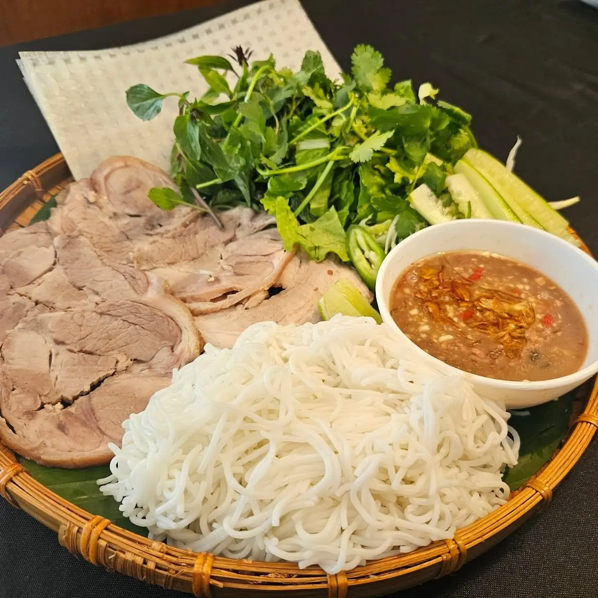 Bún Mắm Nêm Thịt Luộc