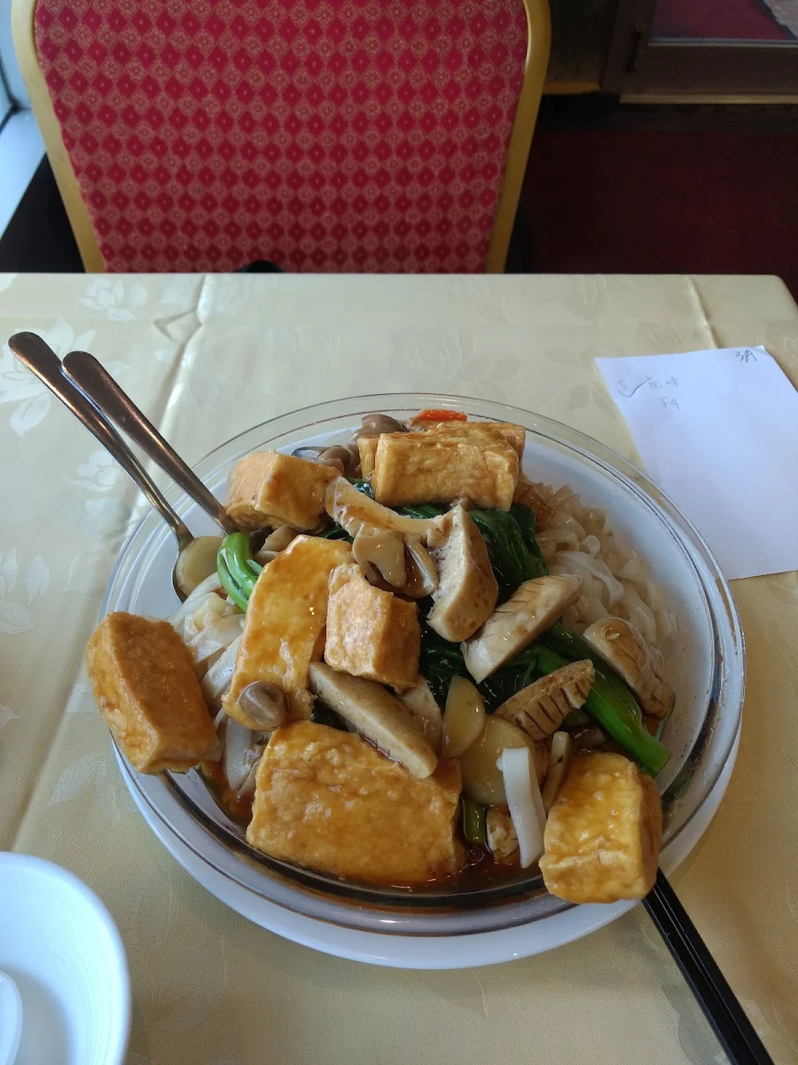 Tofu with Mixed Vegetables and Noodles