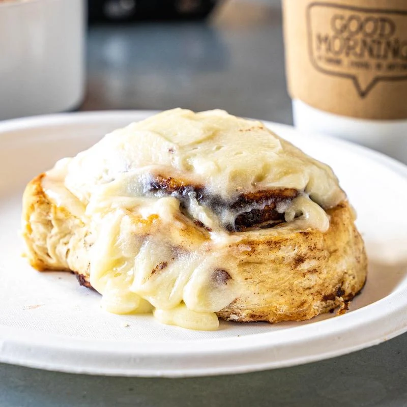 Cinnamon Roll with Mascarpone Icing