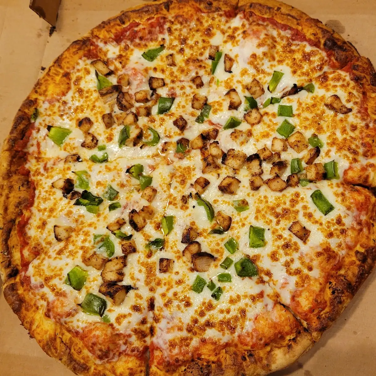 Pizza with Chicken and Green Peppers