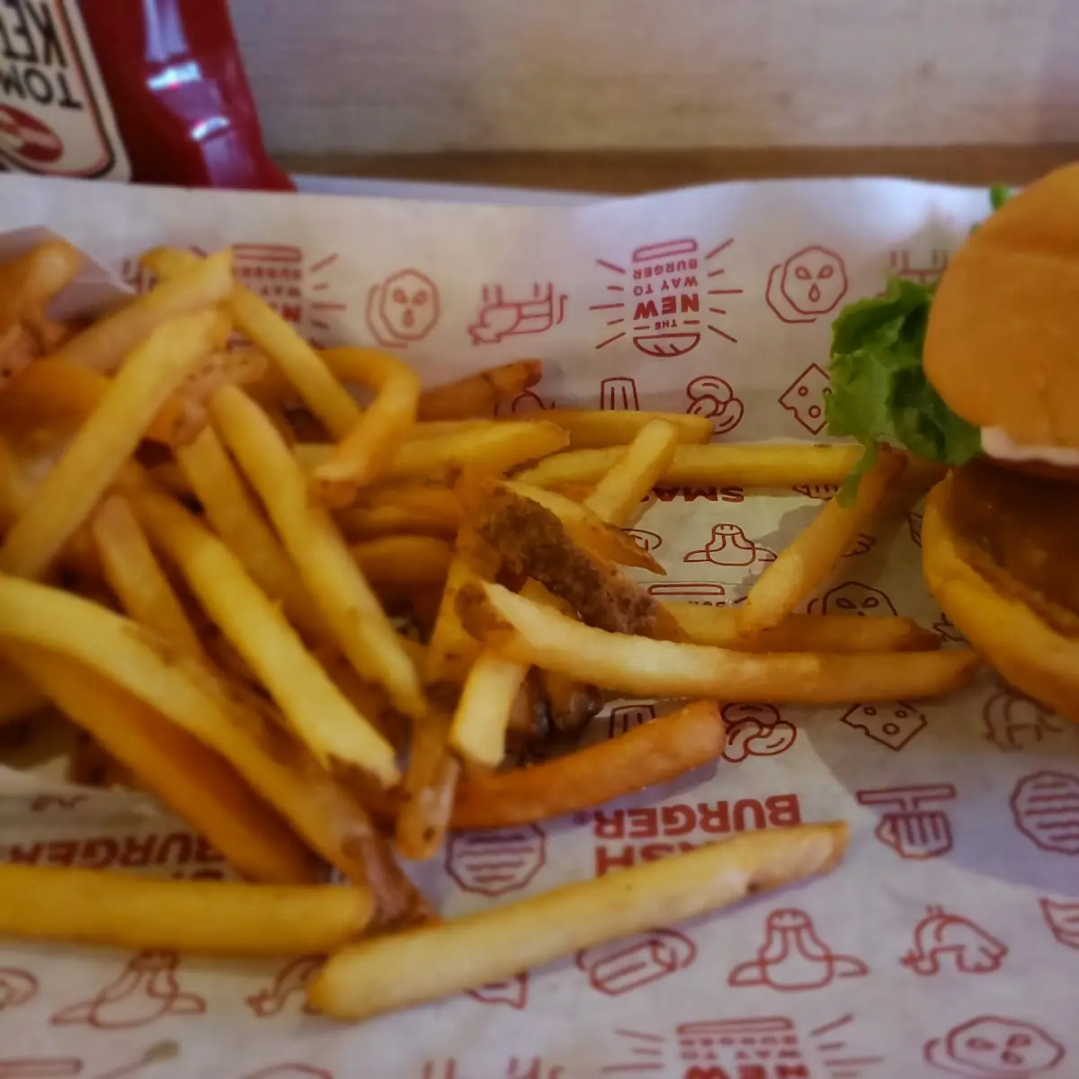 Cheeseburger with Cheddar Lettuce Tomatoes & Pickles