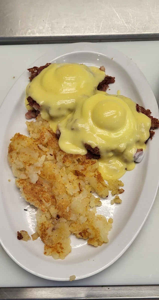 Corned Beef Hash Benedict