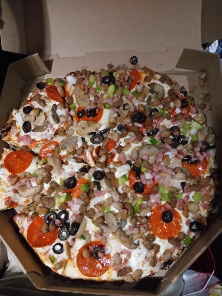 Deluxe Pizza