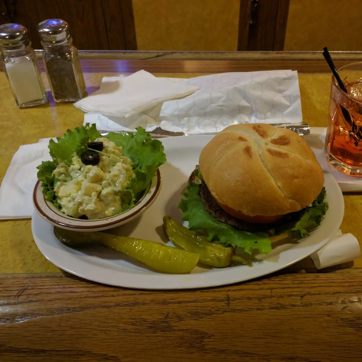 Hamburger w Potato Salad