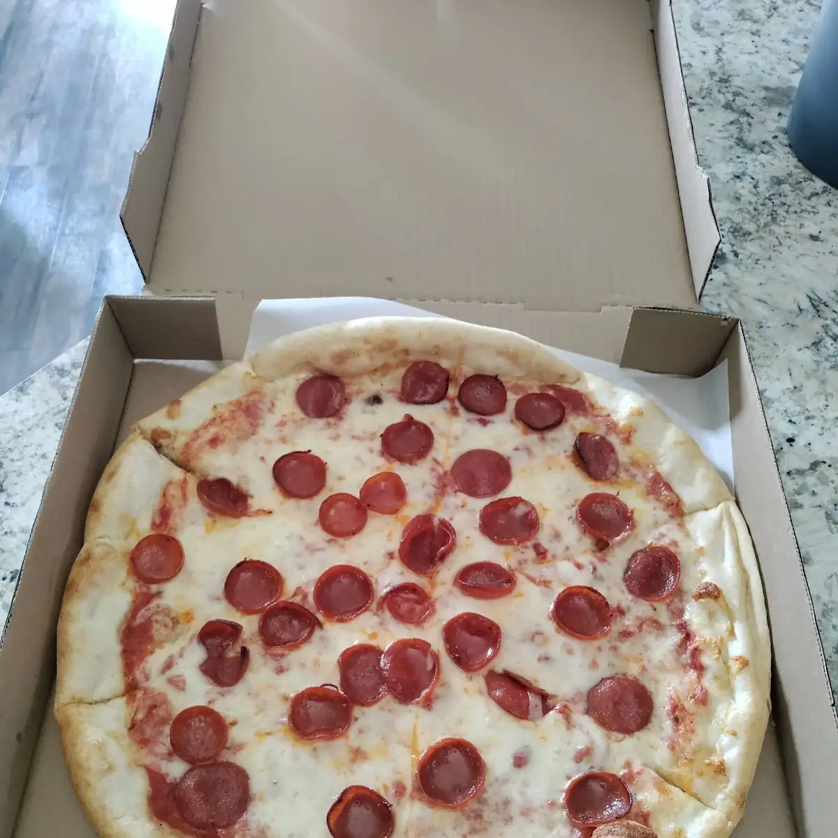 Large Pepperoni Pizza