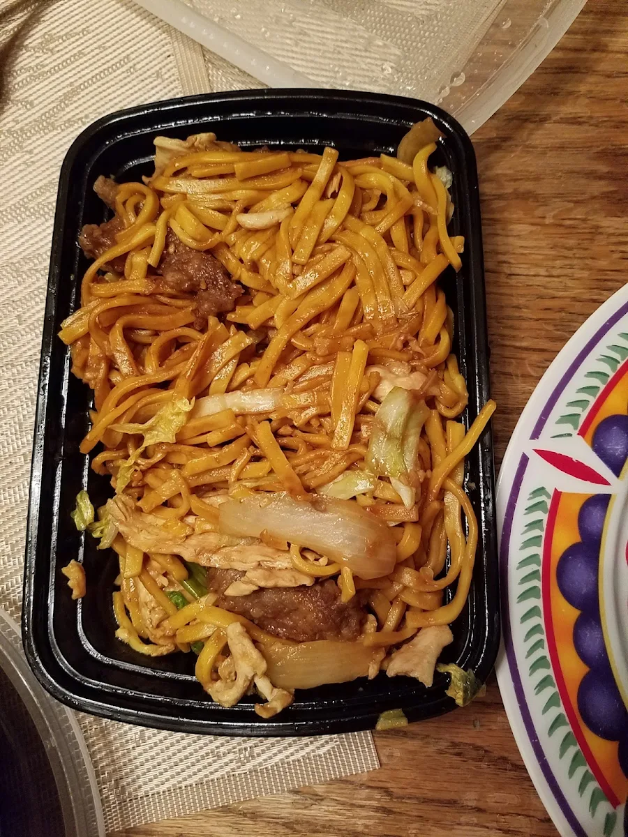 House Special Lo Mein