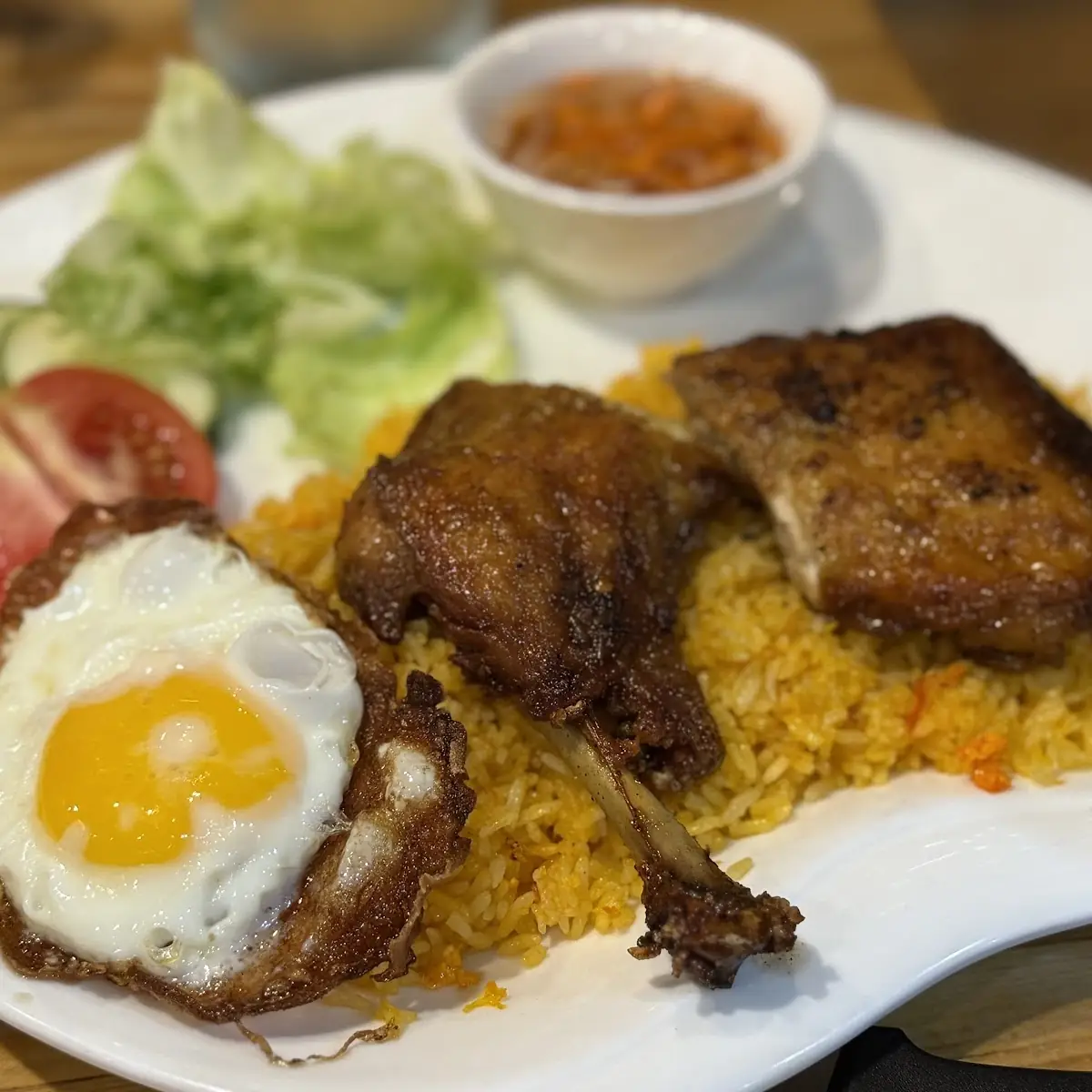 Crispy Chicken over Rice Com Chien GA Gion