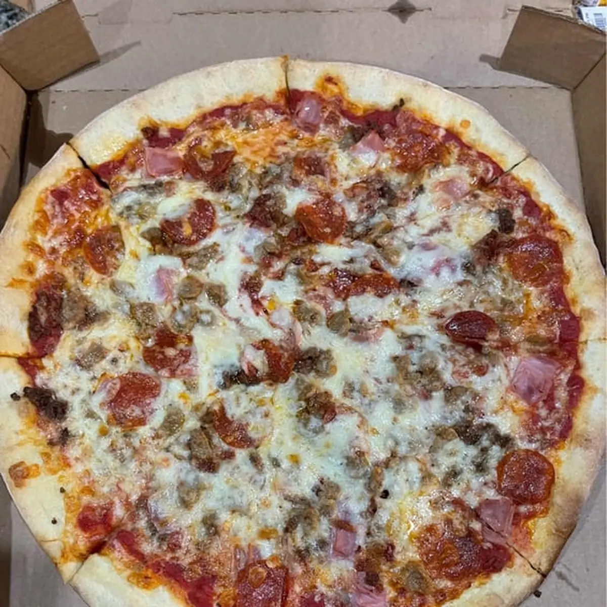 16" L Buffalo Pizza
