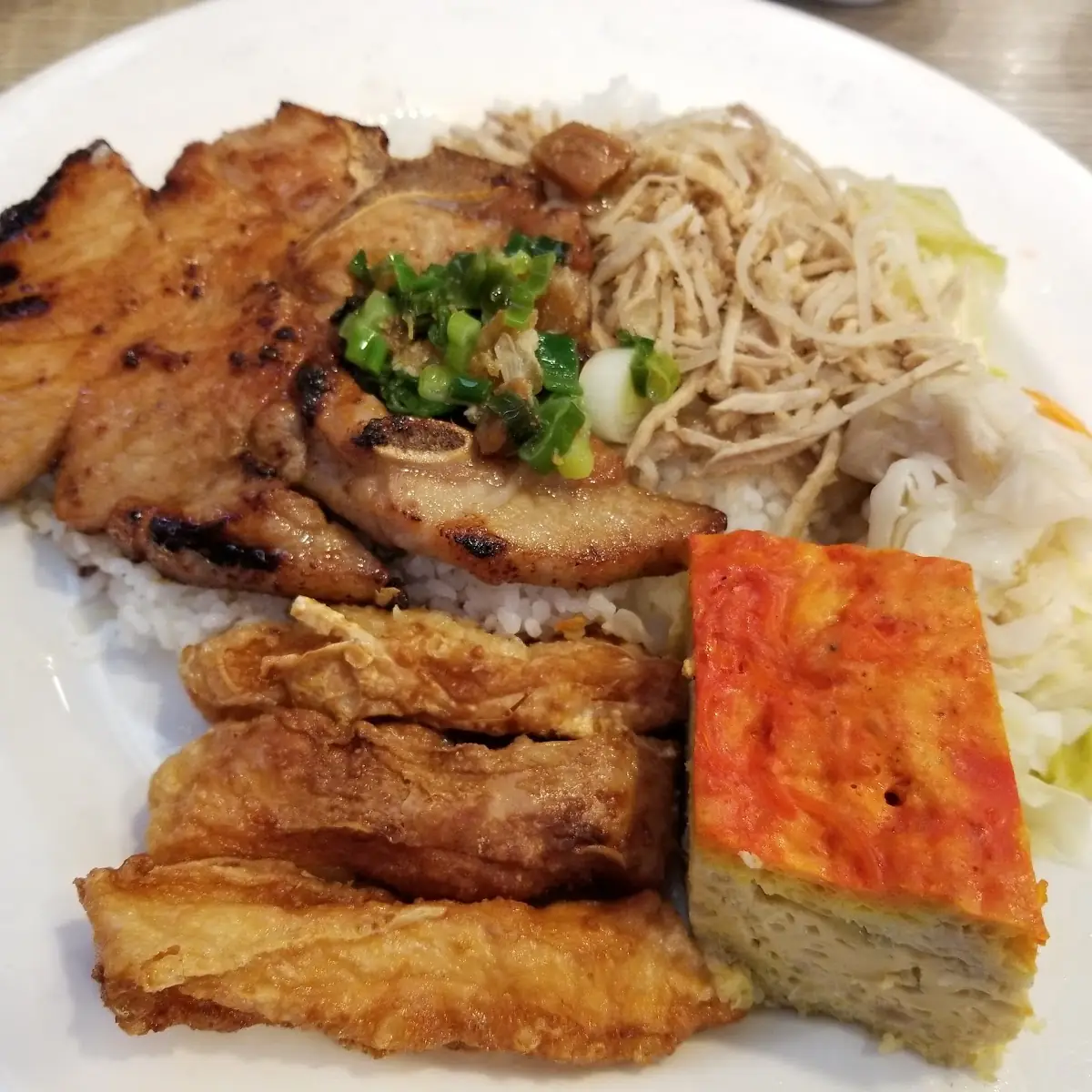 Cơm Tấm Thịt Nướng Chả Tàu Hủ Ky