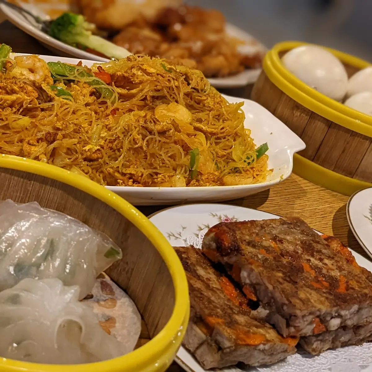 Singapore Rice Noodles and Dim Sum