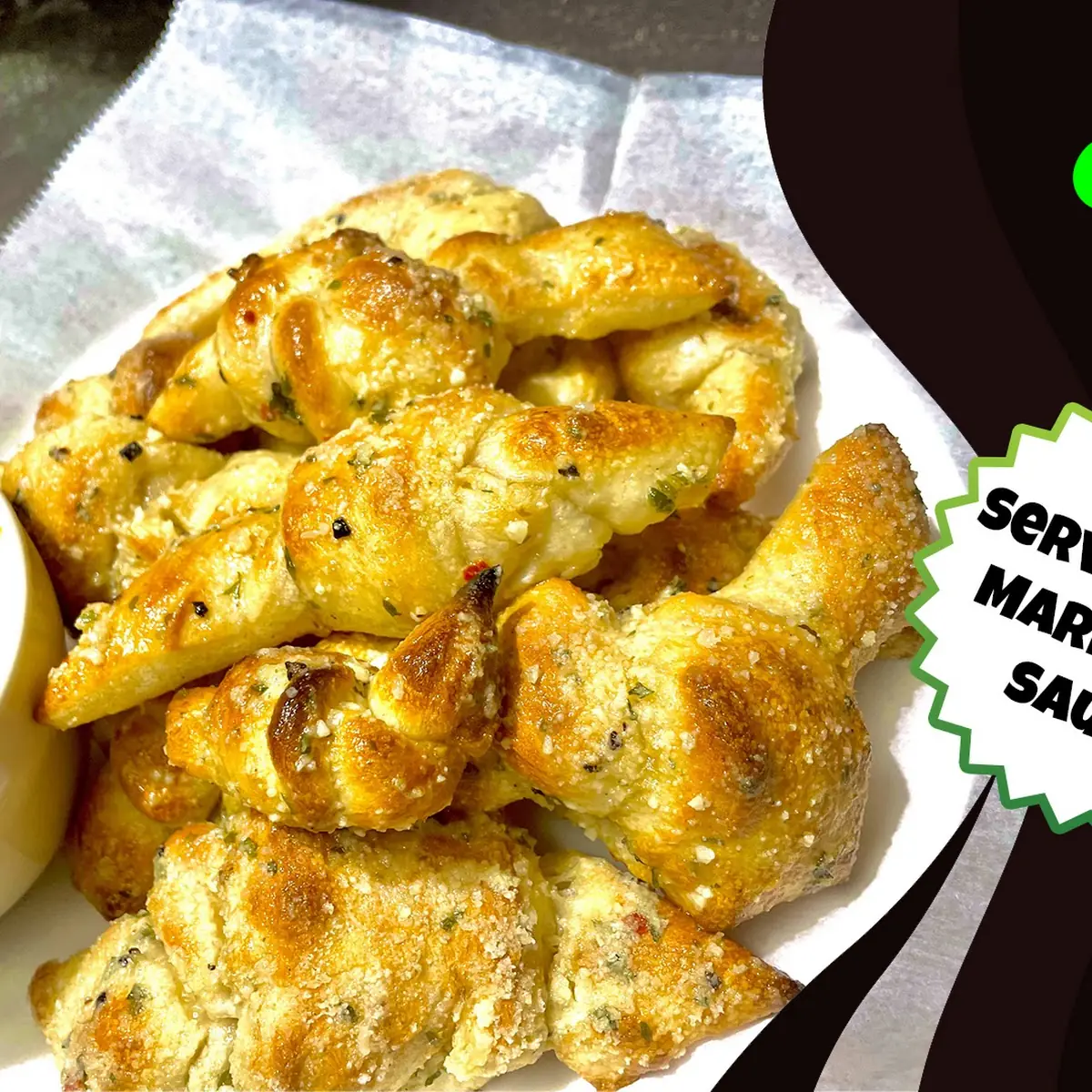 Garlic Knots with Sauce