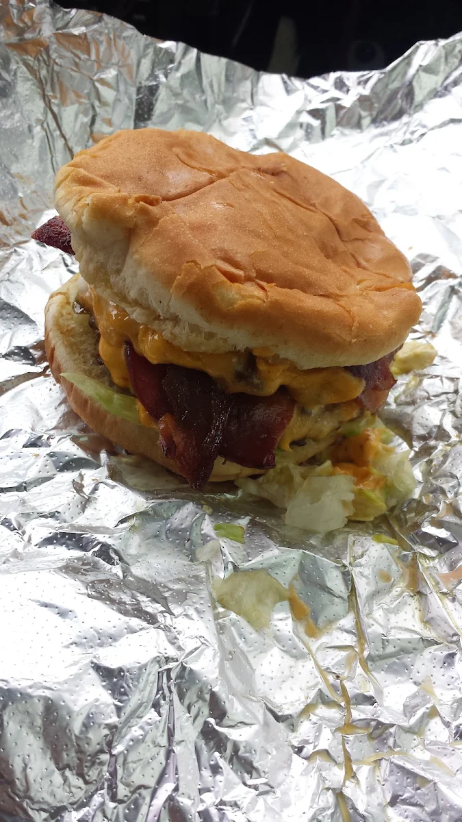 Benny's Big Boy Burger