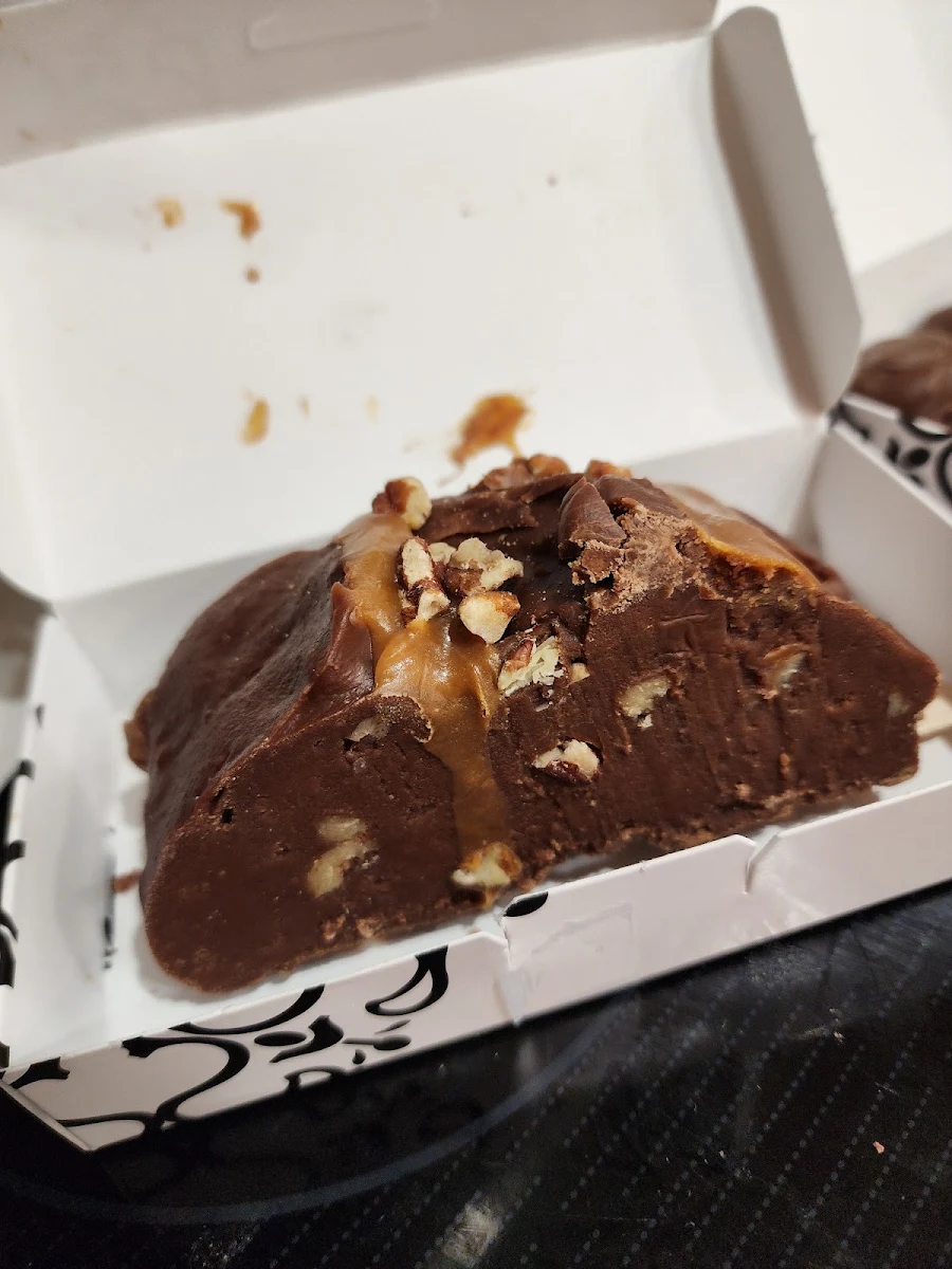 Salted Caramel Walnut Fudge