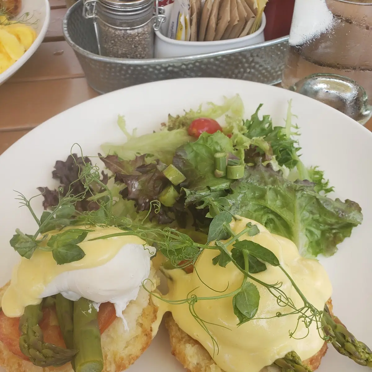 Buttermilk Biscuit Eggs Benedict