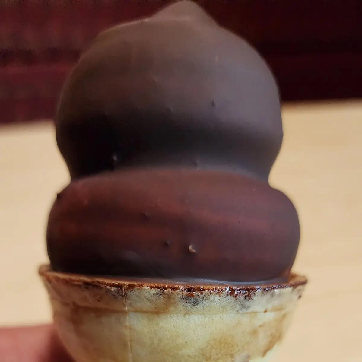 Vanilla Ice Cream w Chocolate Dip