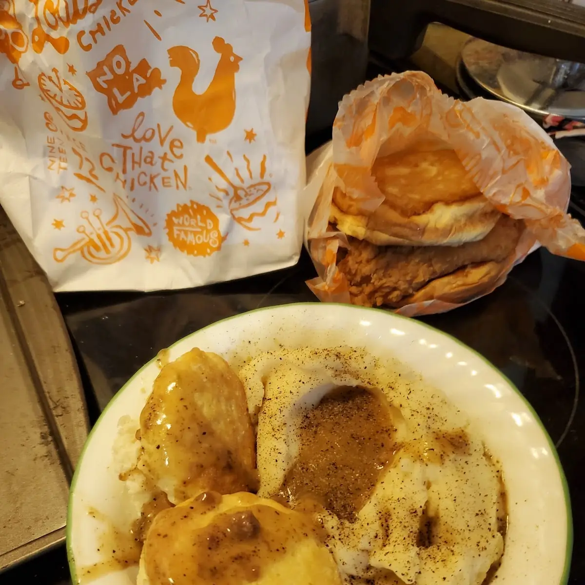Chicken Sandwich Mashed Potatoes Biscuits