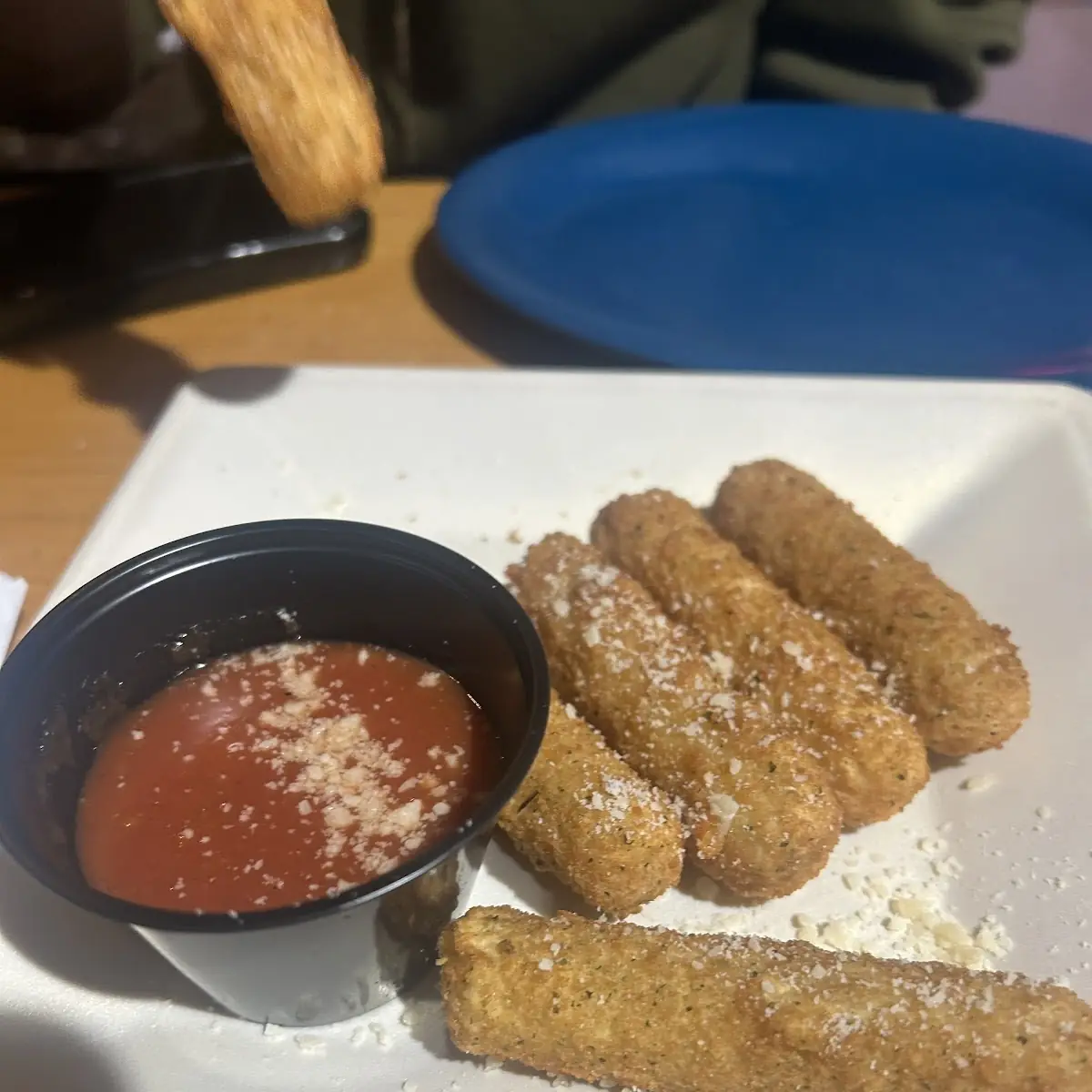 Mozzarella Sticks w Marinara Sauce