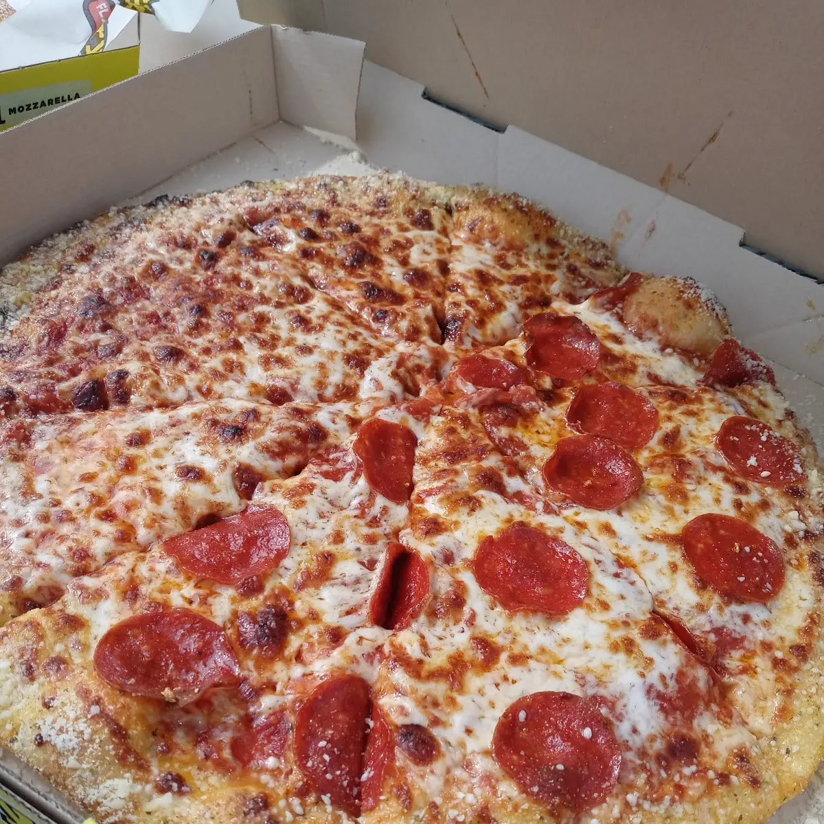 Large 1 2 Cheese 1 2 Pepperoni Pizza