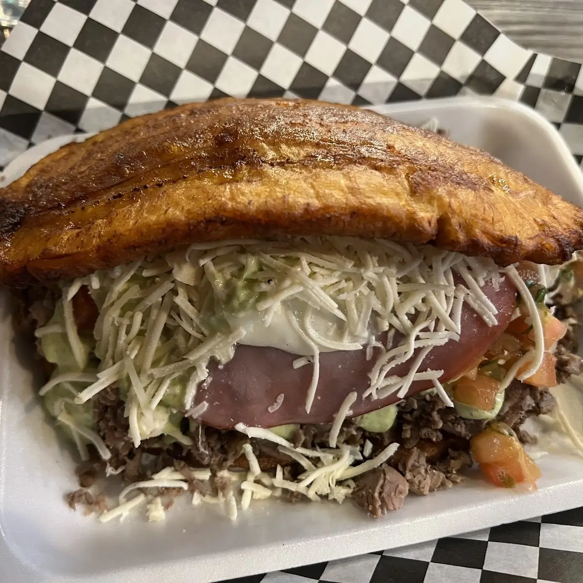 Arepa Frita Pollo Asado