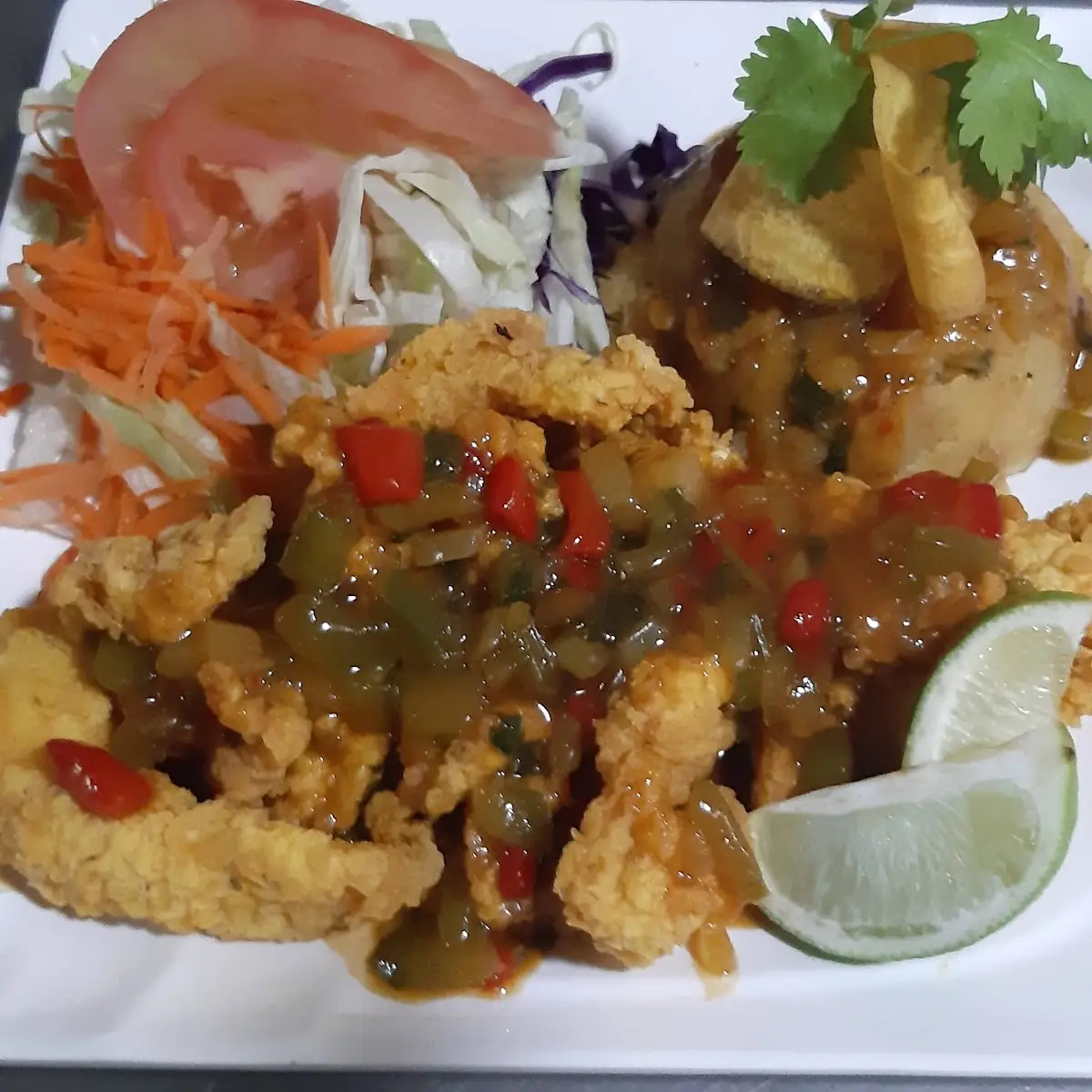 Mero En Salsa Con Mofongo