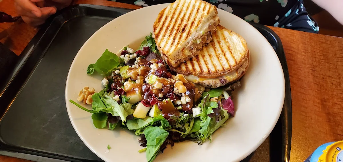 Walnut Pear Salad