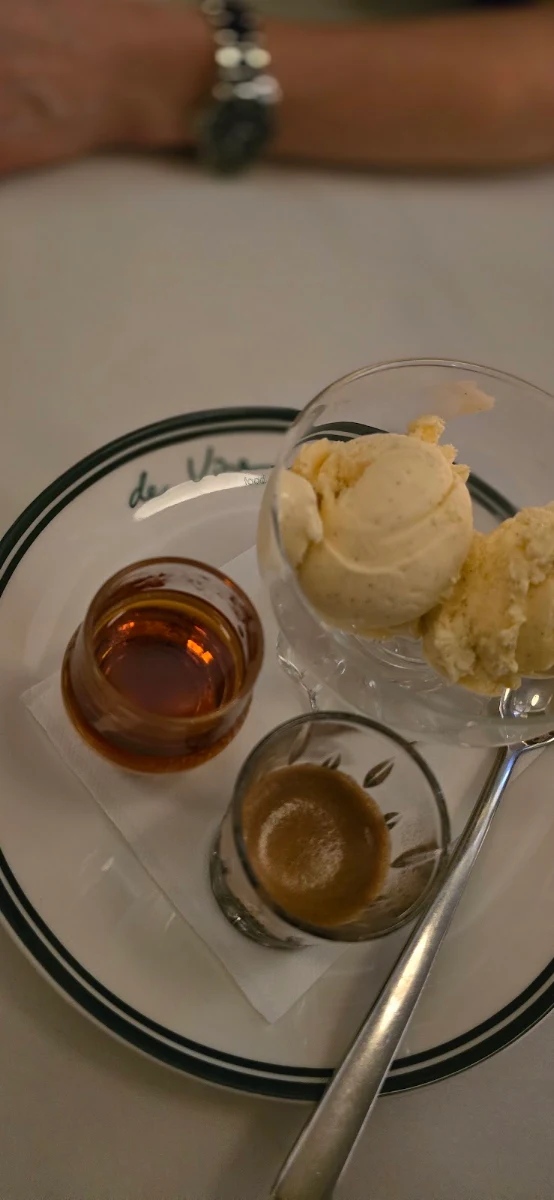 Affogato with Frangelico, de Vine Food & Wine