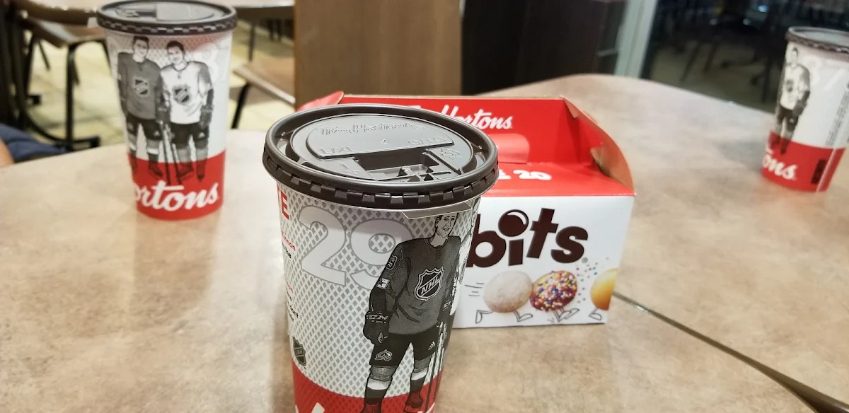 Cafe Cappuccino Y Timbits, Tim Hortons