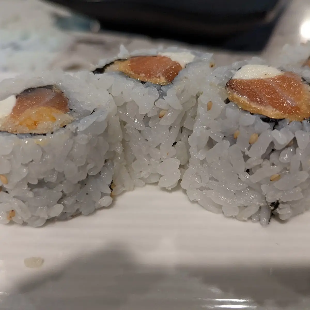 Spicy Salmon Maki with Cream Cheese