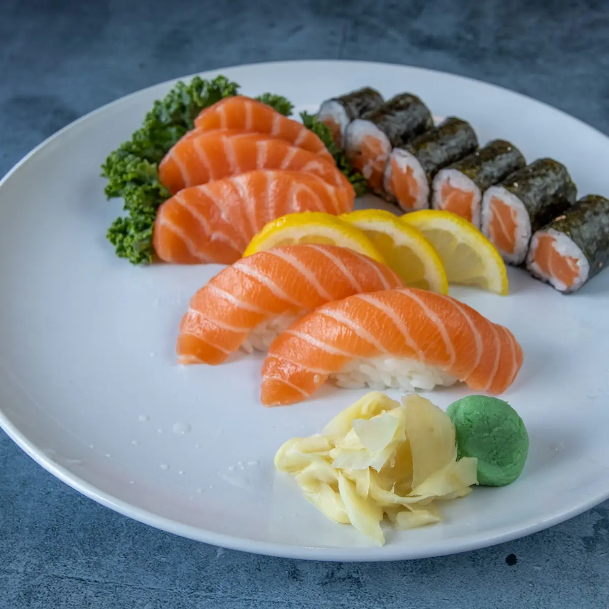 Sashimi Combo (9 Pieces)
