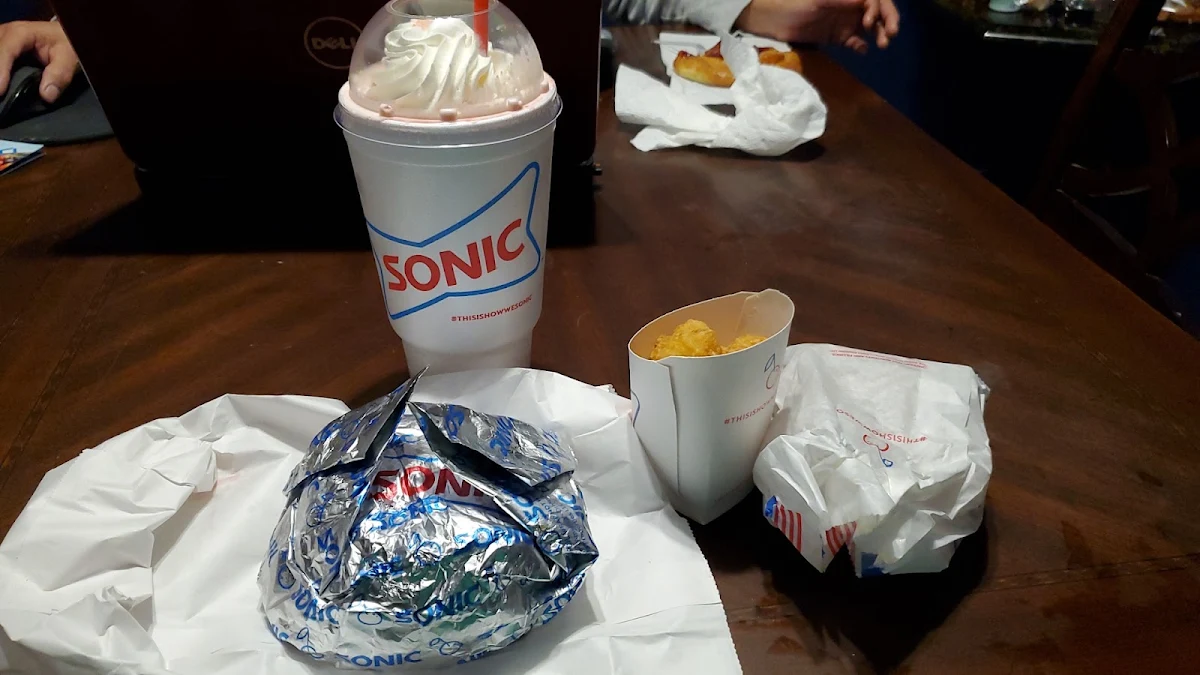 Cheese Burger with Tater Tots