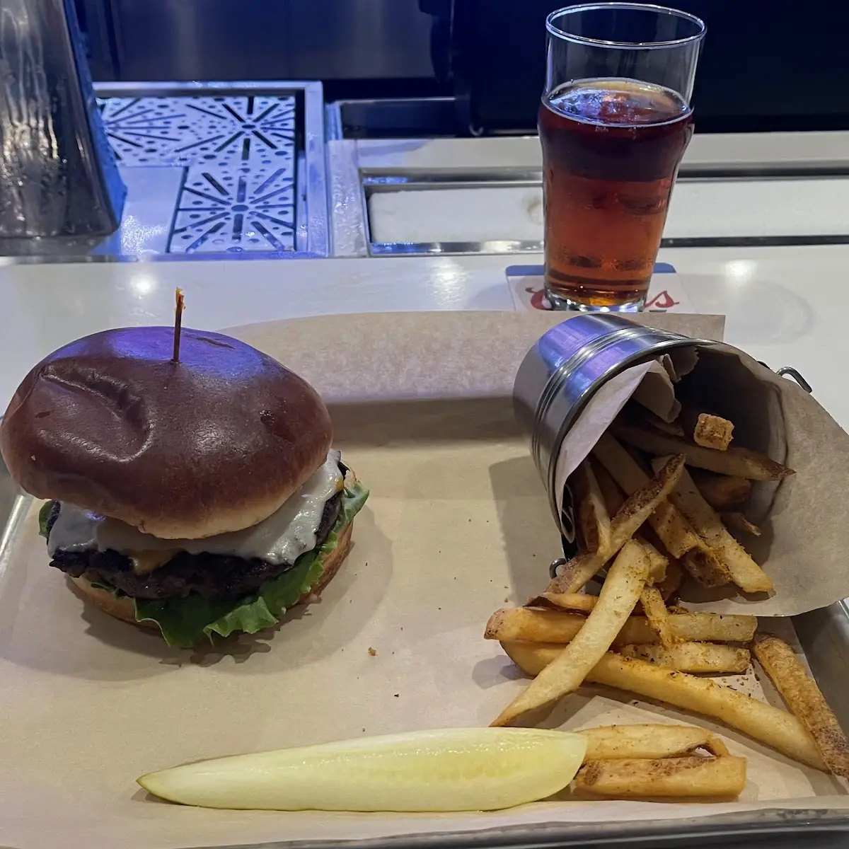 Boss Burger w Fries