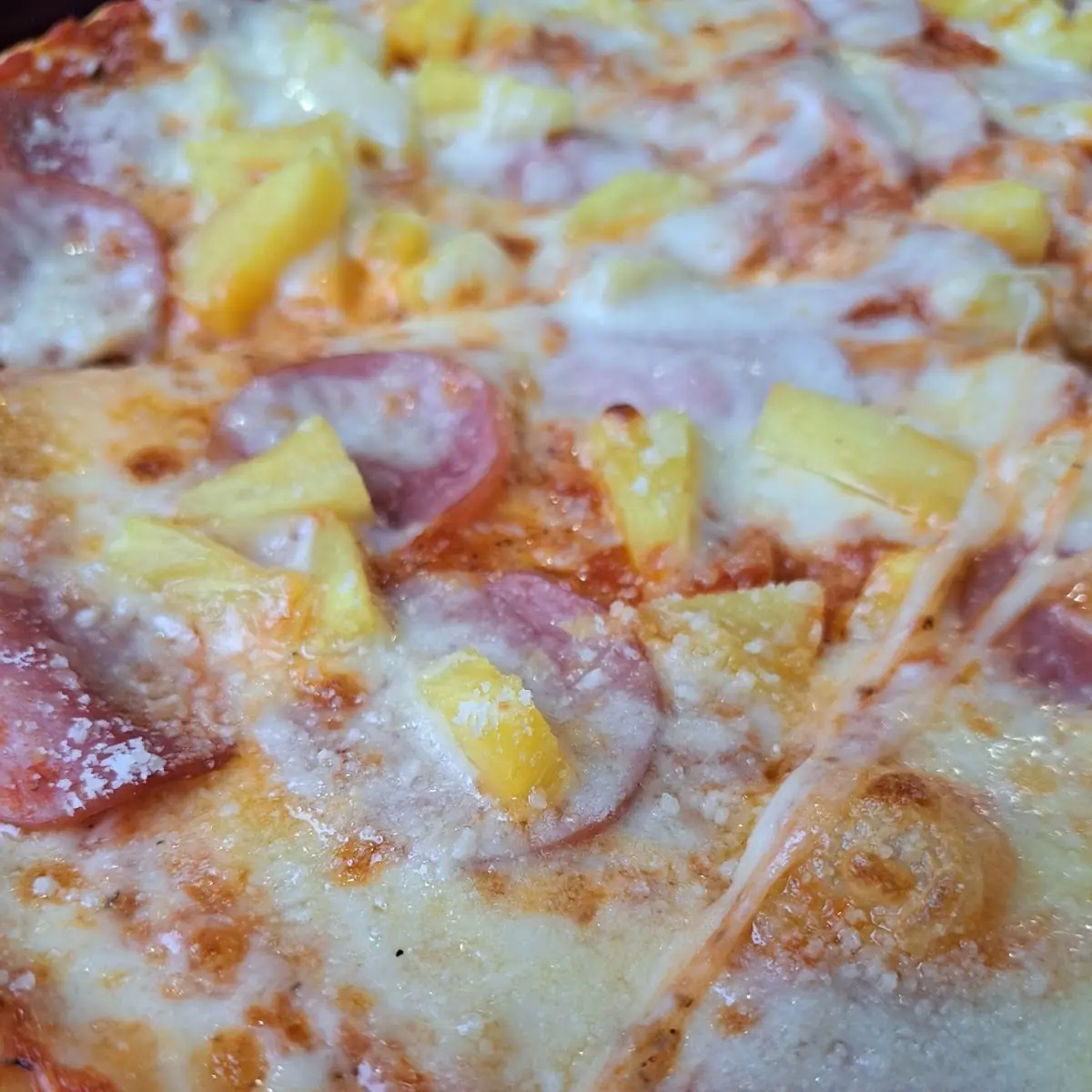 Classic Hawaiian Pizza