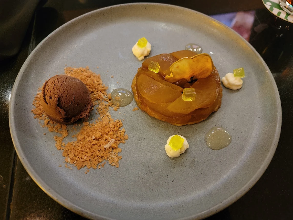 Apple Dessert, Bijou Resto Bar