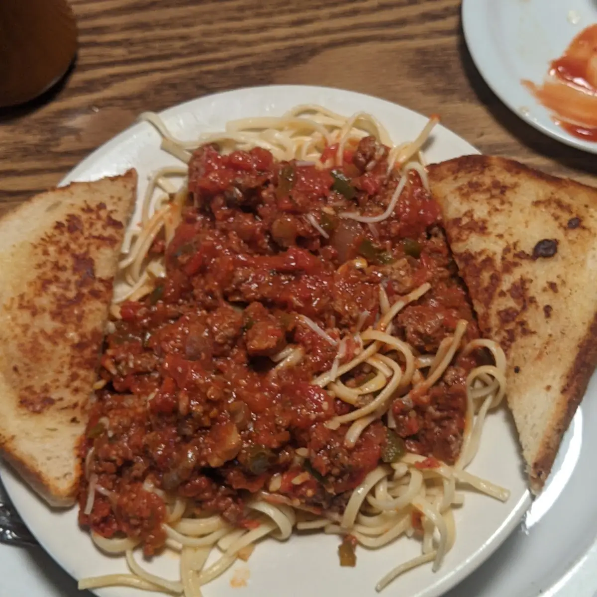 Spaghetti w Garlic Bread