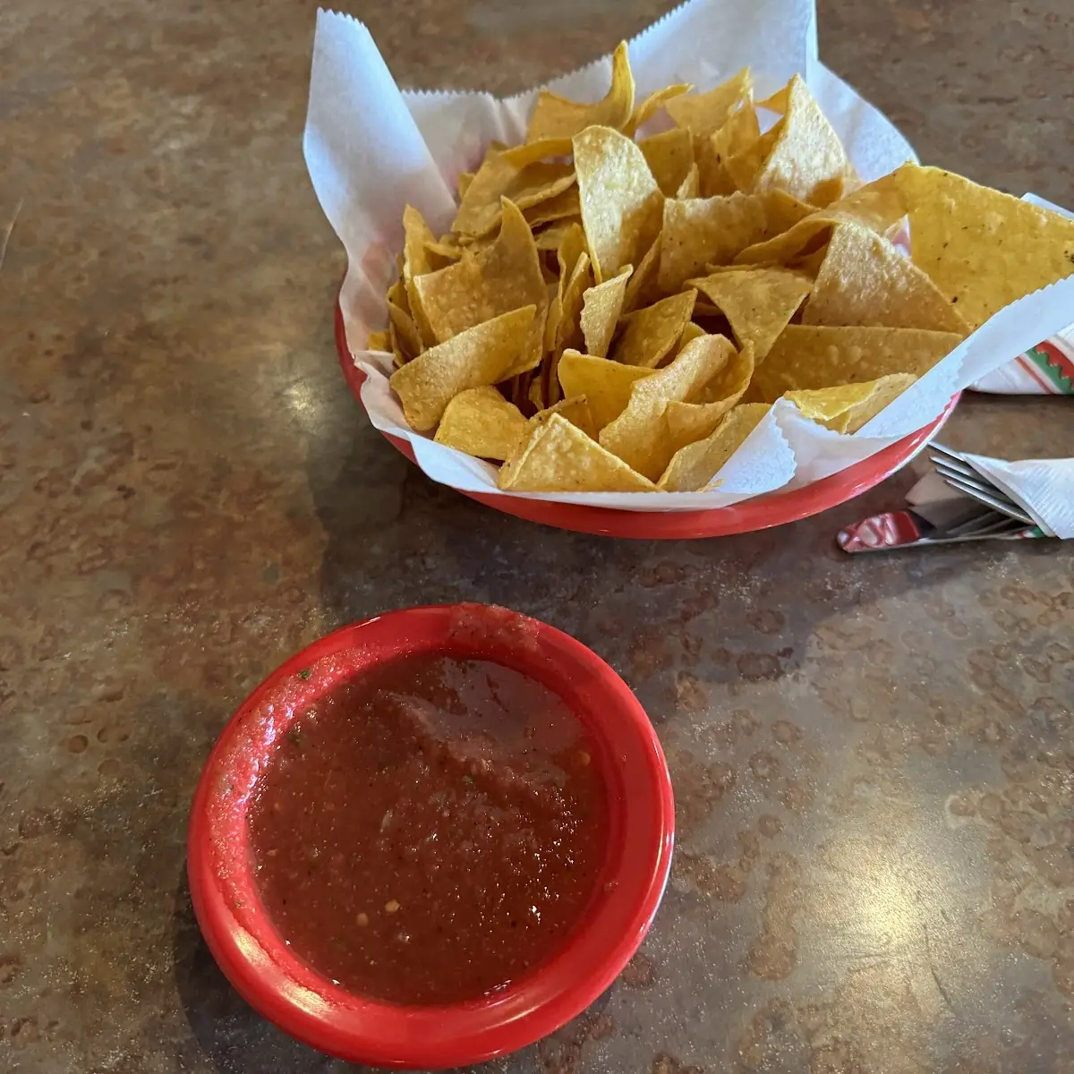 Small Chips & Salsa