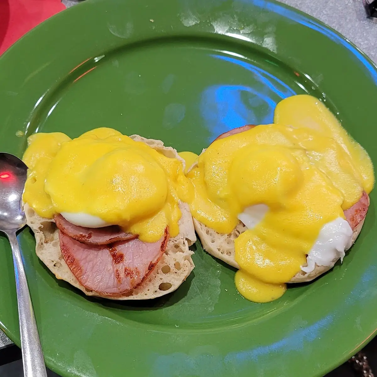 Eggs Benedict with Hash Browns