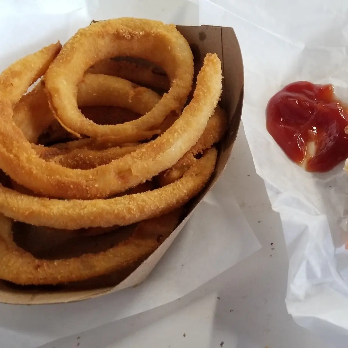 Cheeseburger and Onion Rings