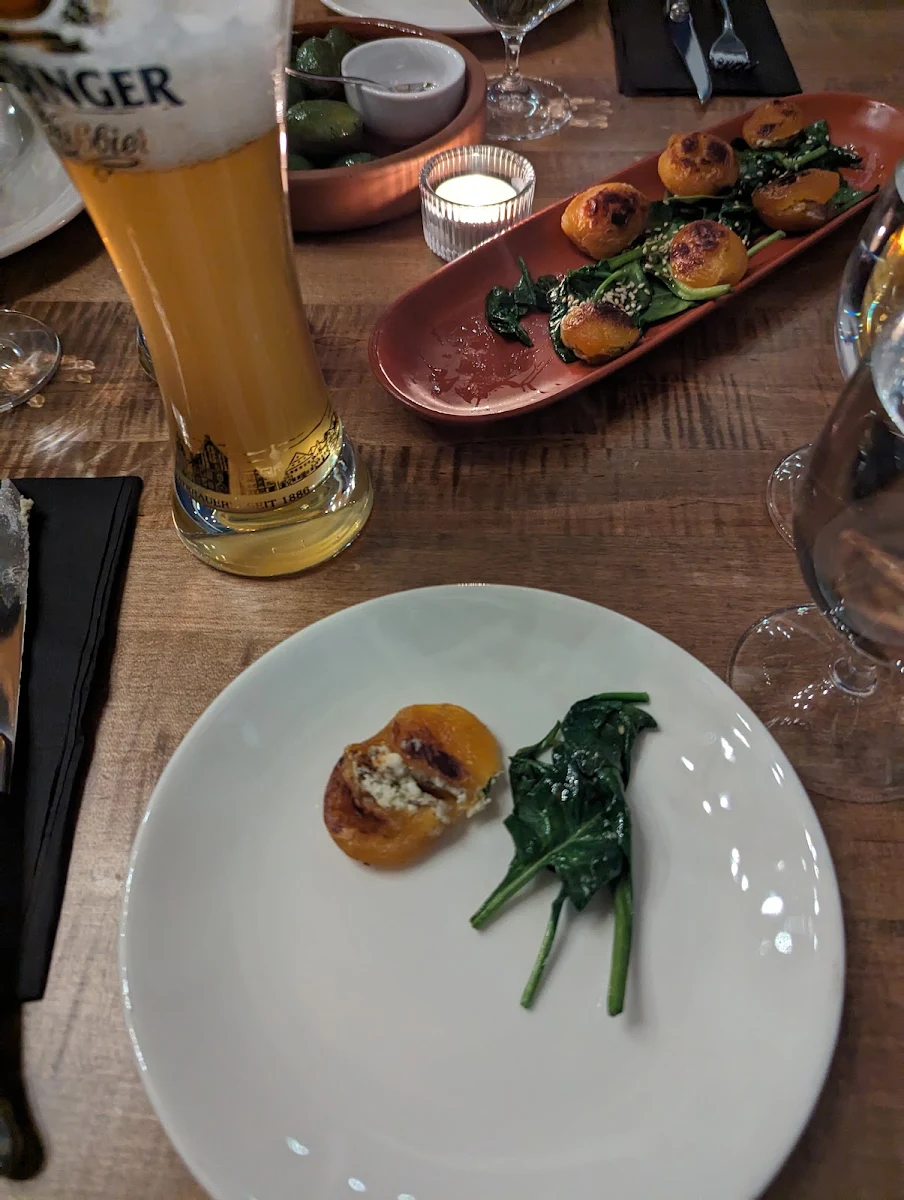 Dry Peaches with Goat Cheese and Spinach