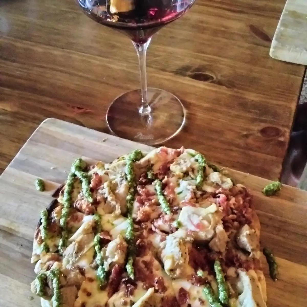 Flat Board Pizza Margherita