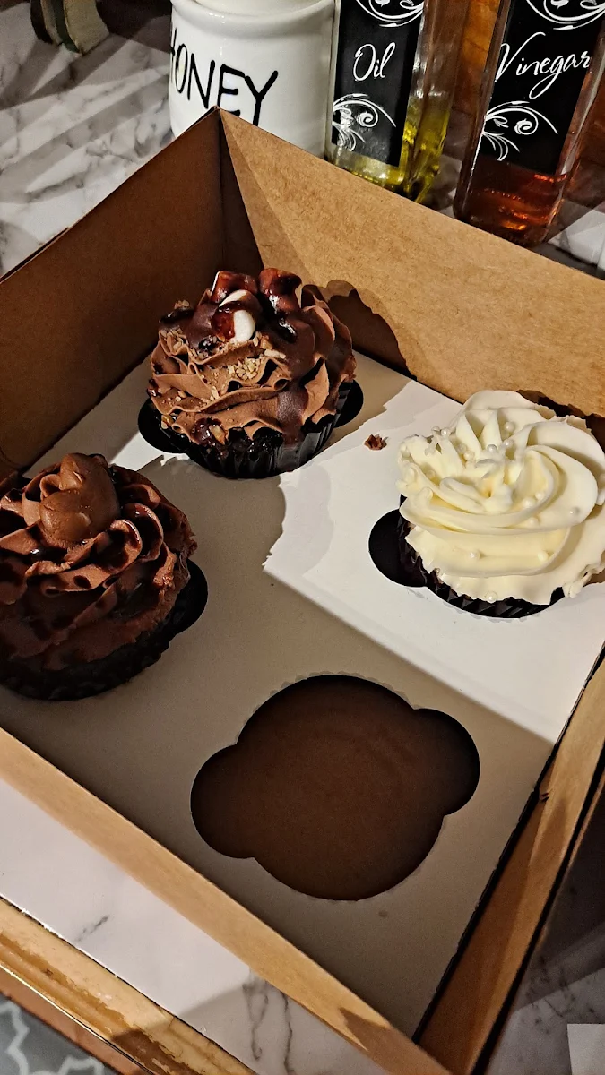 Wedding Cake and Triple Chocolate Cake Cupcakes