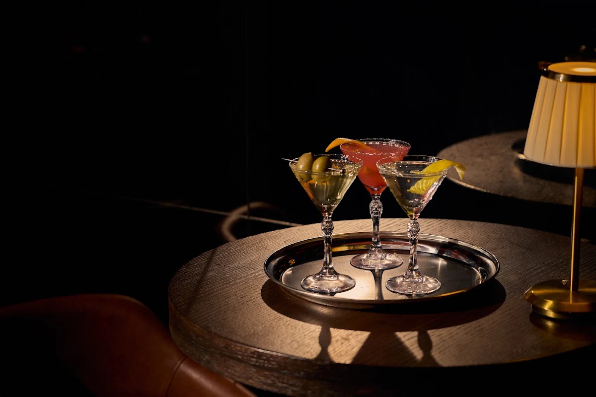 Dirty Martini, Small Talk
