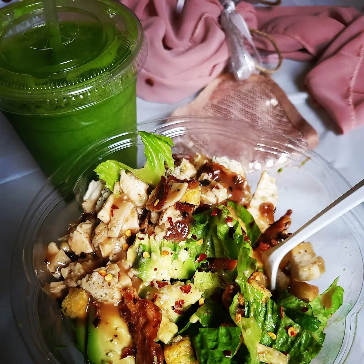 blt Avocado Salad with Chicken with a Green Smoothie