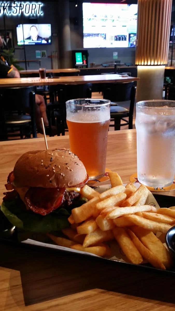 Burger and Chips, The Sporting Globe Bar & Grill Robina